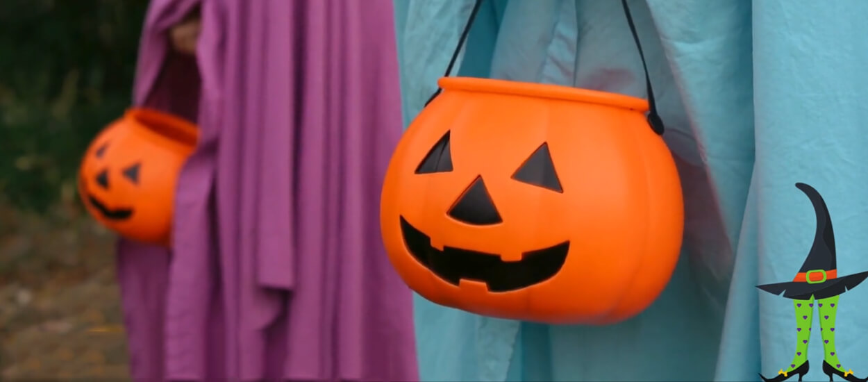 Halloween: “Trick or Treat smell my feet”